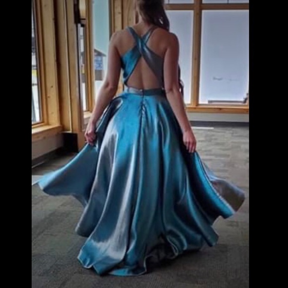 Prom Grad Bridesmaid gown - Picture 2 of 3